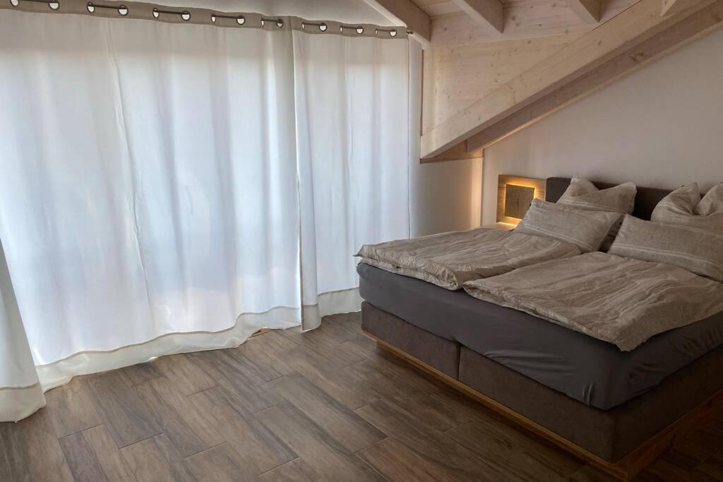 Lichtdurchflutete Wohnung Mit Grosser Dachterrasse Bruckmuhl Exterior photo